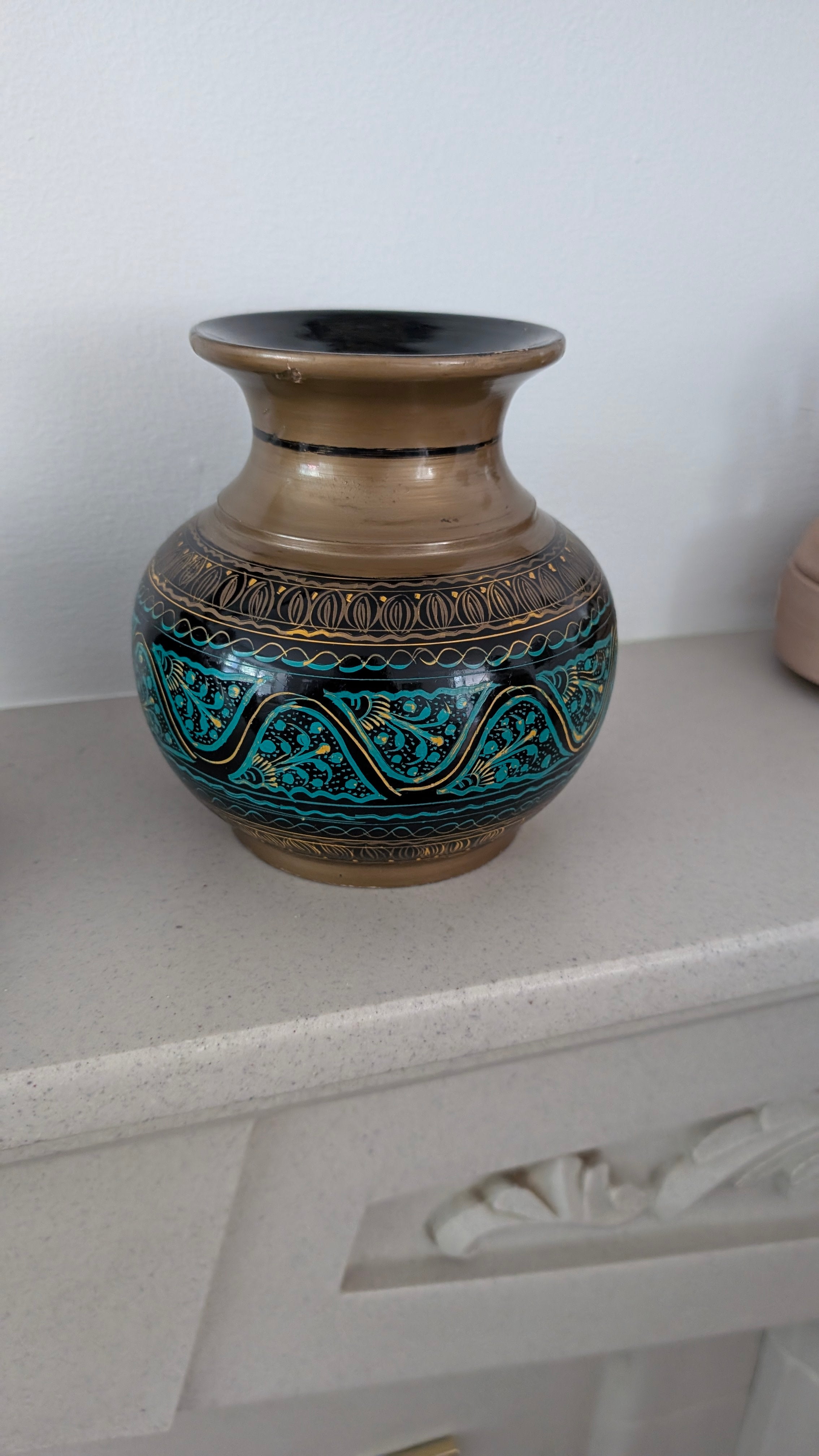 Hand-Turned Silanwali Wooden Vase Set (3-Piece) – Traditional Lacquer