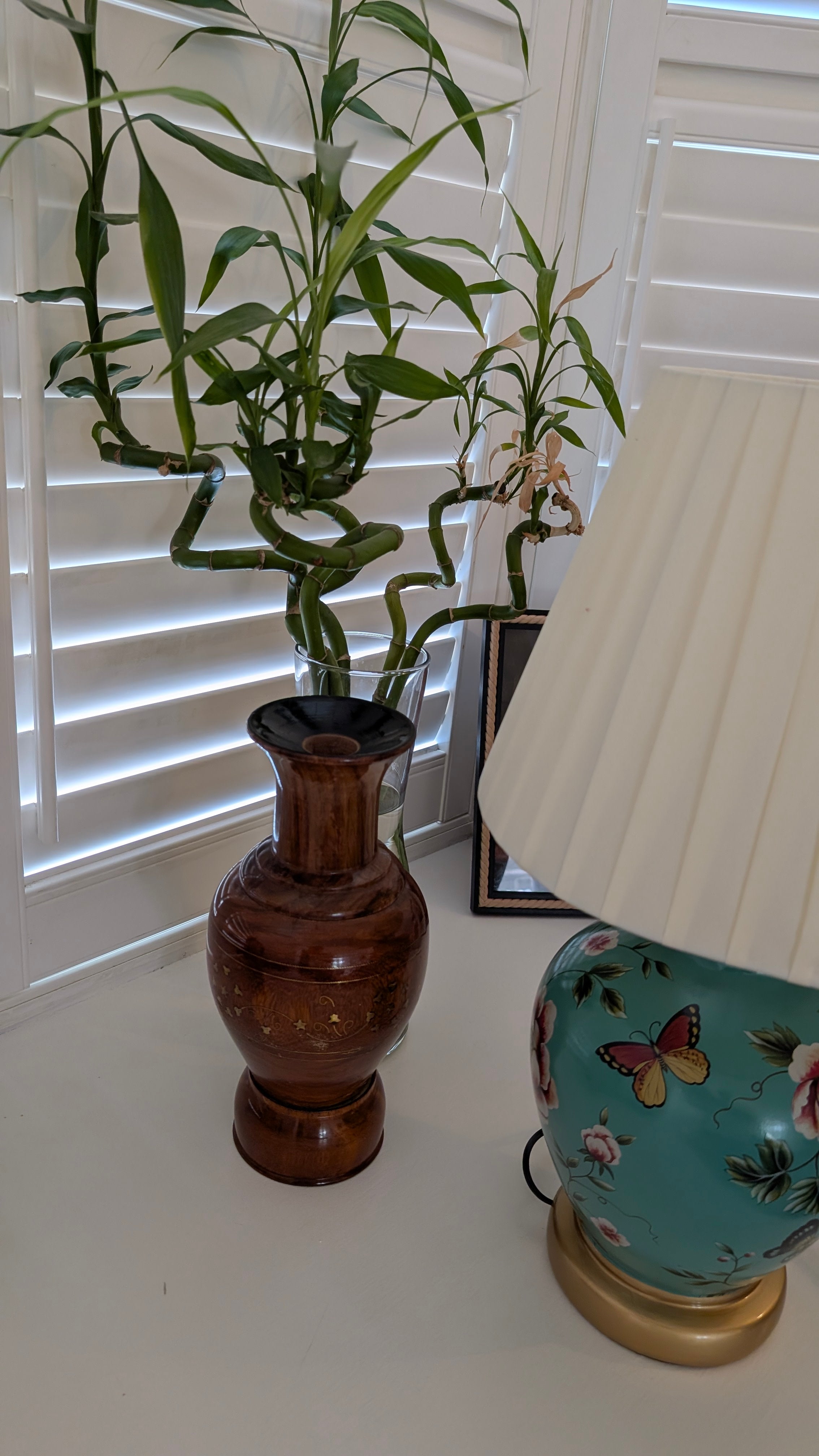 Hand-Turned Wooden Vase with Brass Inlay – Decor Accent (12 Inches)